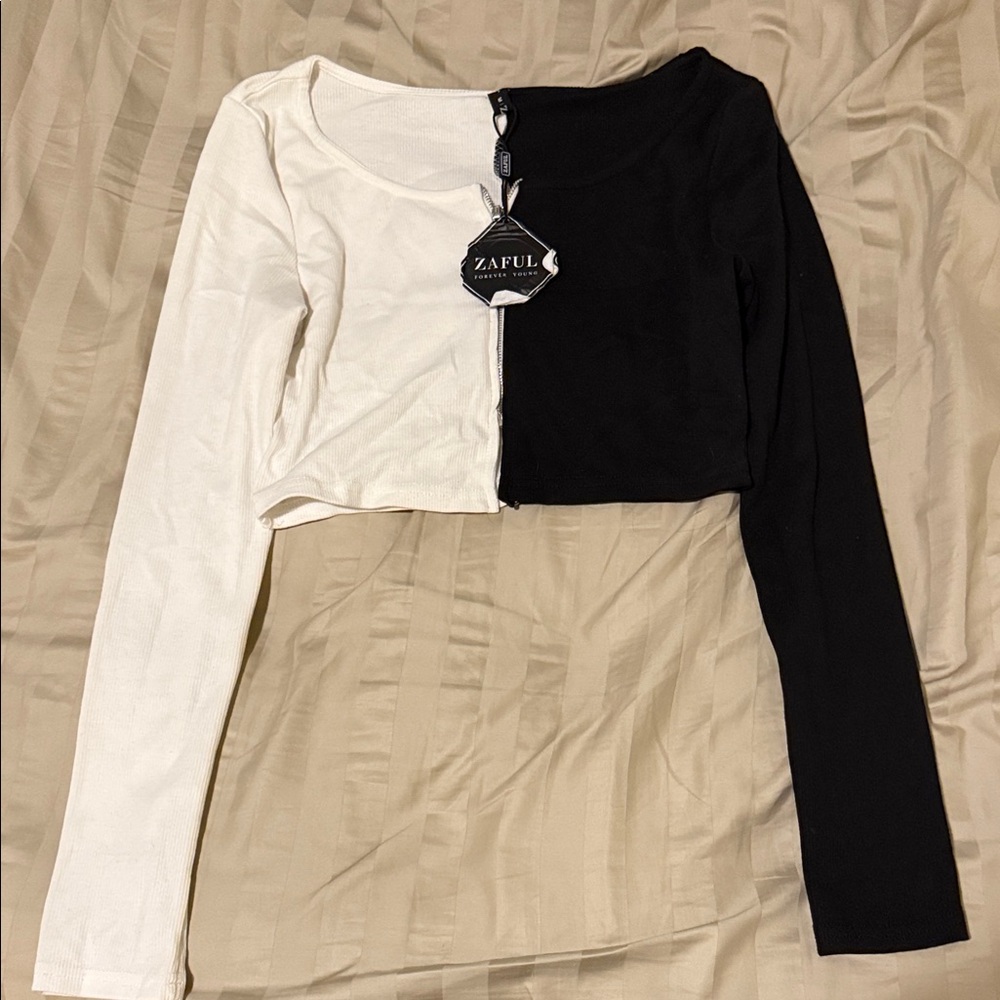 Zaful Two-Tone Black and White Long Sleeve Top